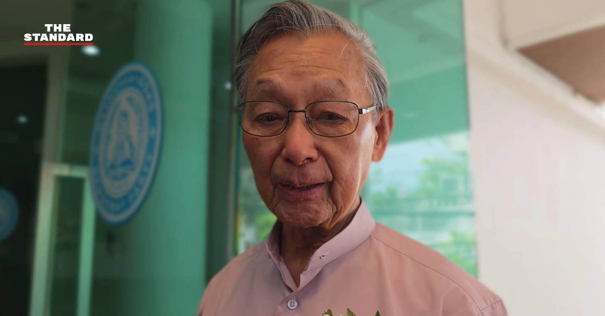 chuan-leekpai-avoids-comment
