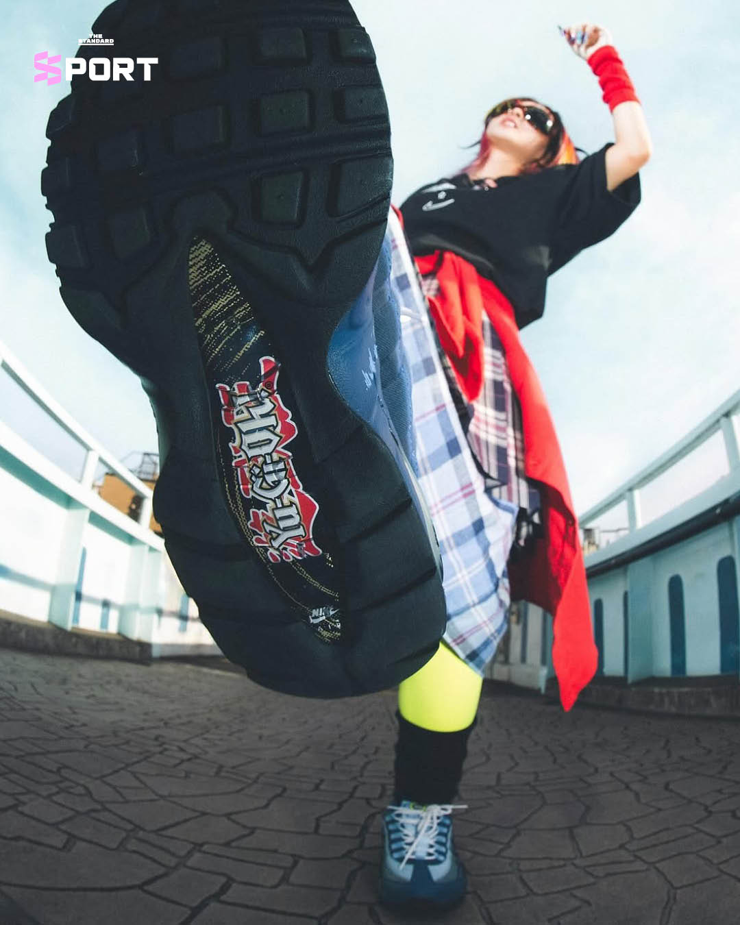 คอลเลกชัน Nike x YU-GI-OH แอร์แม็ก 95 เสื้อยืด Red-Eyes Black Dragon และแจ็กเก็ตโรงเรียนโดมิโนะ