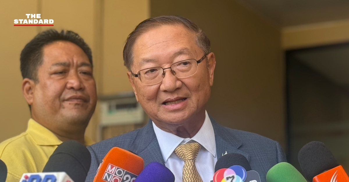 แพทองธาร ชินวัตร ขณะเข้าร่วมประชุมคณะรัฐมนตรีท่ามกลางกระแสข่าวลาออก
