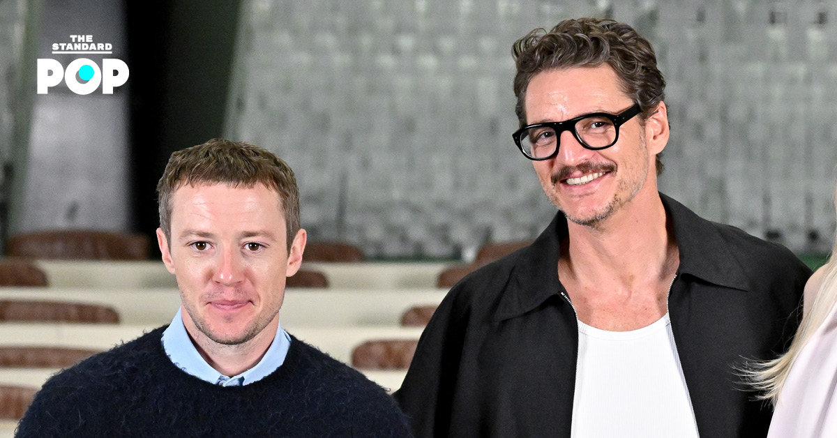 Pedro Pascal และ Joseph Quinn ระหว่างโปรโมตภาพยนตร์ Fantastic Four