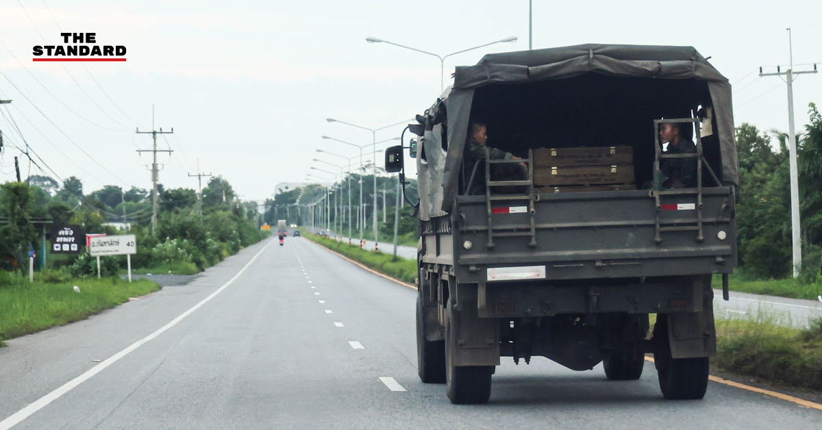 จ้าหน้าที่เก็บกู้วัตถุระเบิดชายแดนไทย-กัมพูชา