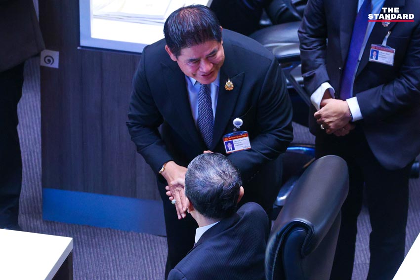 การประชุมสภาฯ โหวตนายกฯ