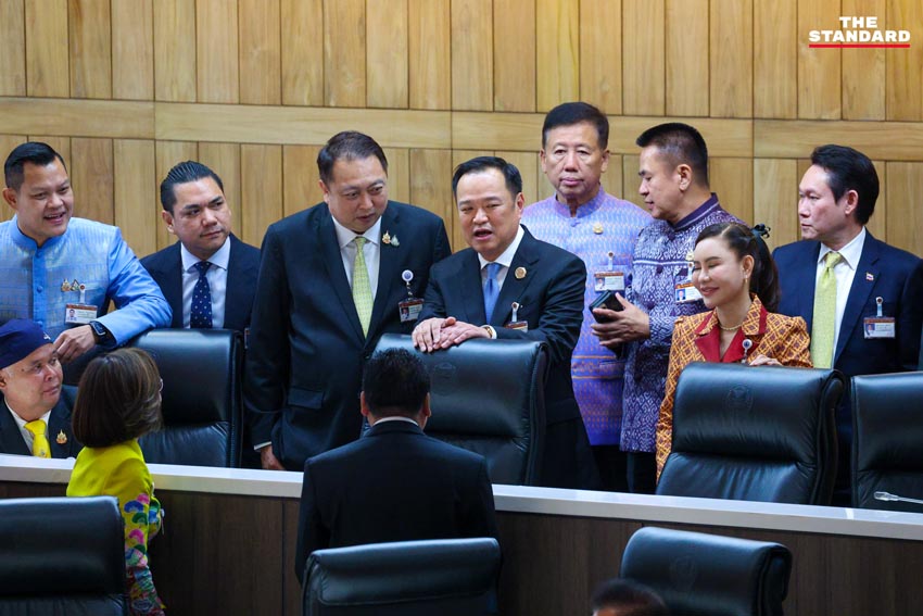 การประชุมสภาฯ โหวตนายกฯ