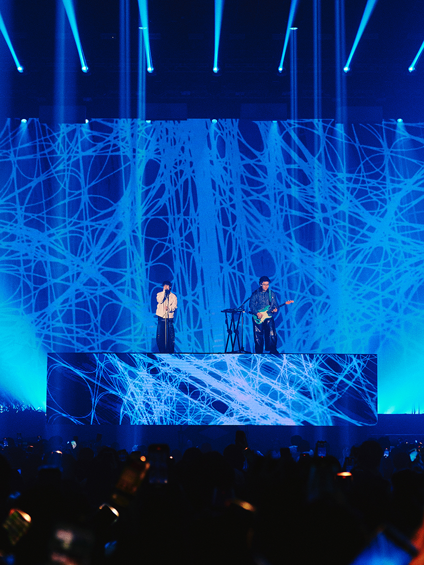 MIRRR DAYDREAMING THE 1ST CONCERT