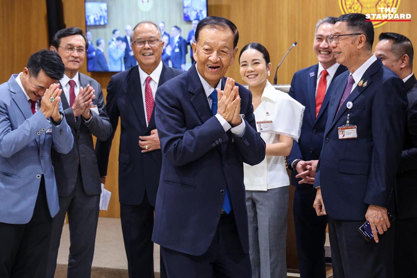 เพื่อไทยยื่นร่างแก้ไขรัฐธรรมนูญ