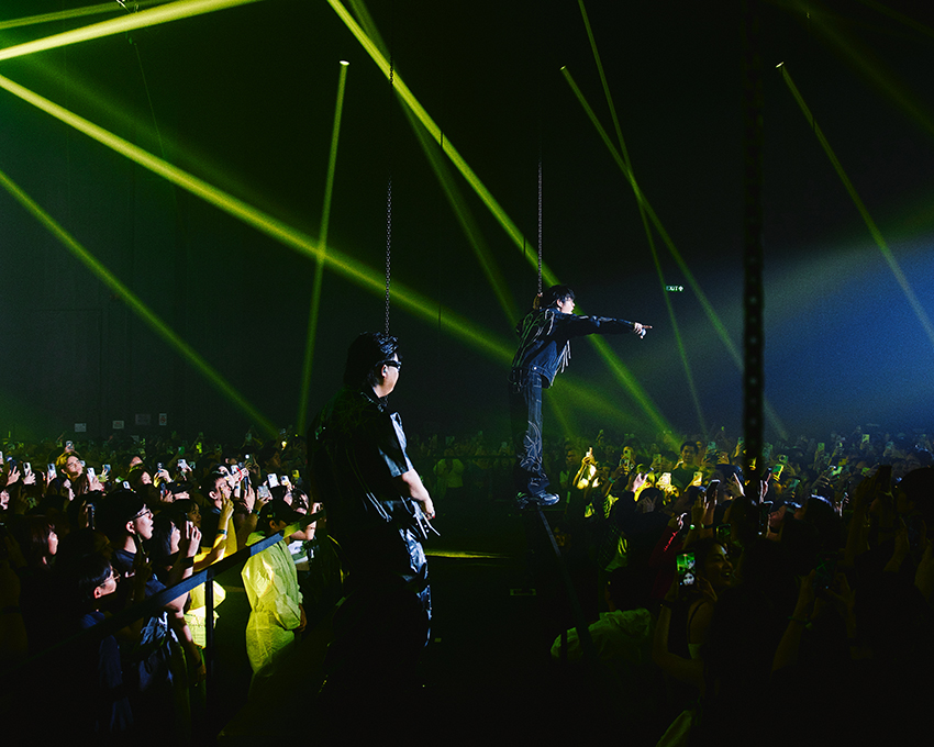 MIRRR DAYDREAMING THE 1ST CONCERT