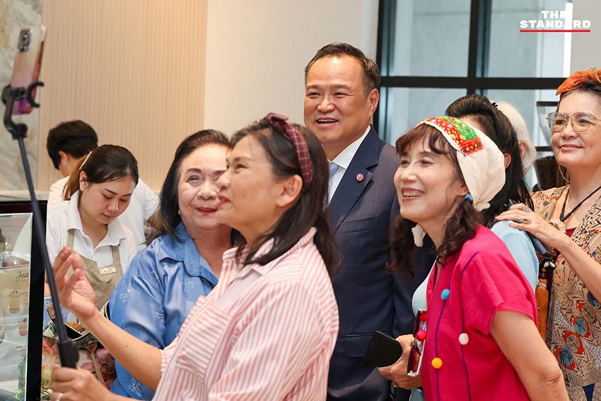 อนุทิน ชาญวีรกูล นายกรัฐมนตรี 