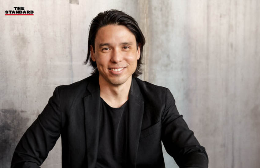 Brian Yang กำลังให้สัมภาษณ์หรือบรรยาย