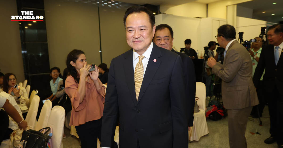 อนุทิน ชาญวีรกูล นายกรัฐมนตรี ให้สัมภาษณ์ถึงกรณีเจ้าหน้าที่เรียกรับส่วยสัญชาติในเชียงใหม่