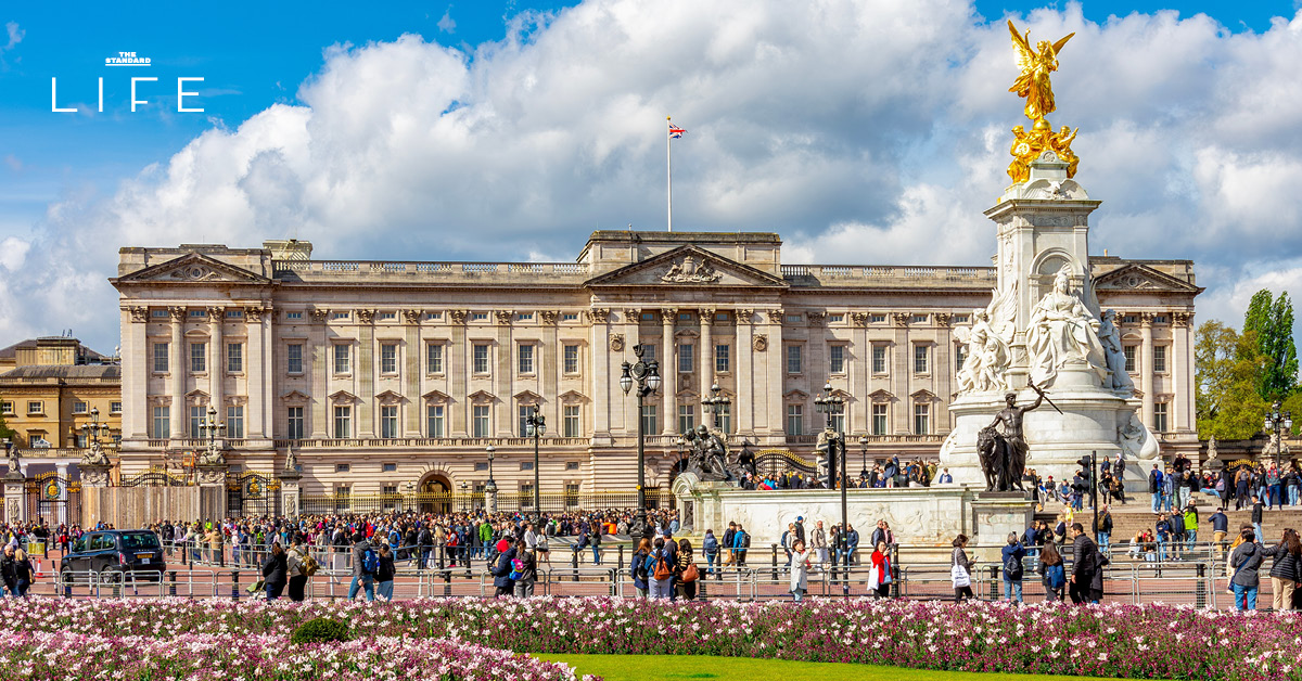 buckingham-palace-christmas-shop