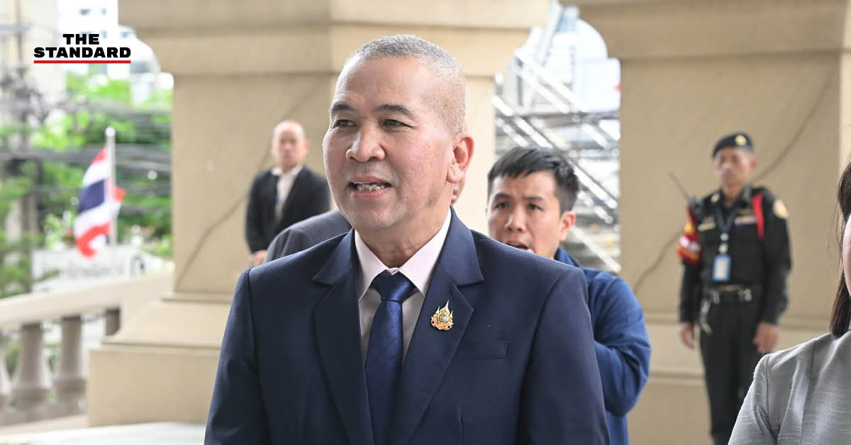 รัฐมนตรีว่าการกระทรวงยุติธรรมคนใหม่ พล.ต.ท. รุทธพล เนาวรัตน์ เข้าสักการะสิ่งศักดิ์สิทธิ์ที่กระทรวง