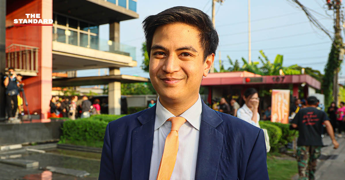 พริษฐ์ วัชรสินธุ สส. แบบบัญชีรายชื่อ แถลงข่าวรัฐสภา