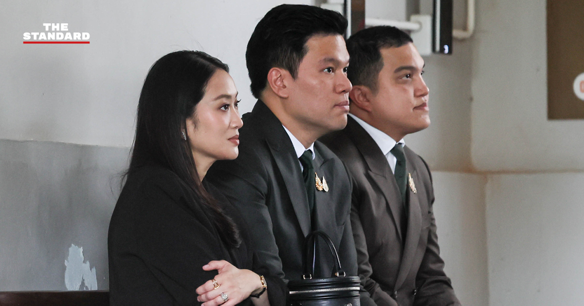 แพทองธาร-พินทองทา พร้อมสามี เยี่ยมทักษิณในแดนพยาบาล เผยอาการเพลีย ผมร่วง ความดันขึ้น