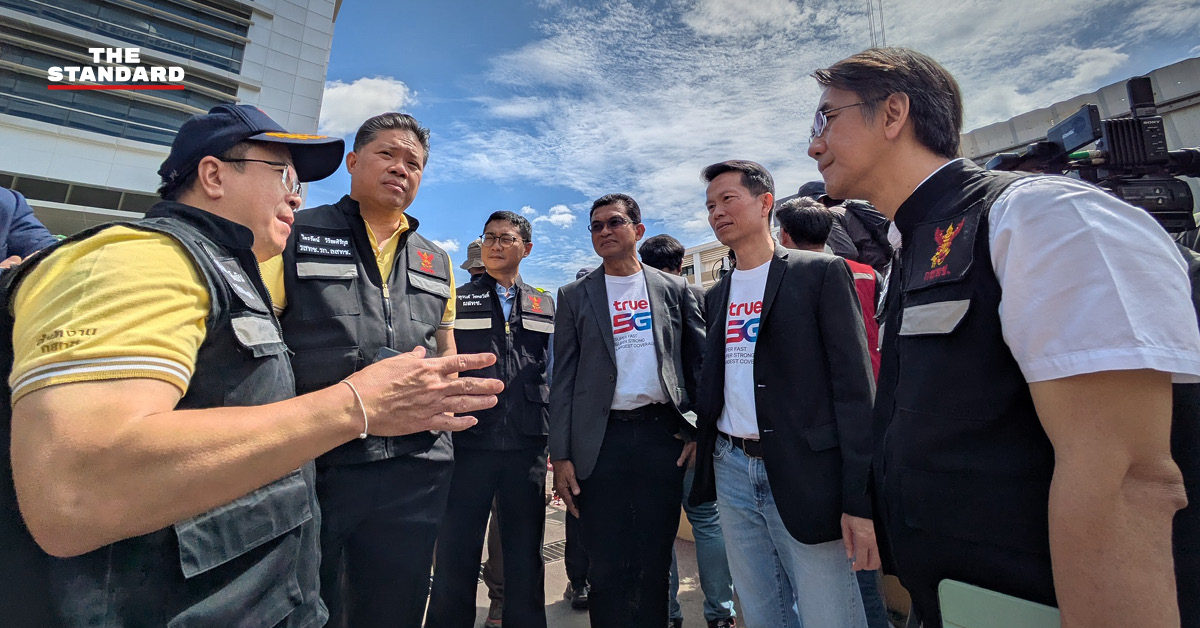 ทรูและกสทช. ตรวจสอบถนนทรุดหน้า รพ.วชิรพยาบาล พร้อมเสริมสัญญาณมือถือและ WiFi ฟรี