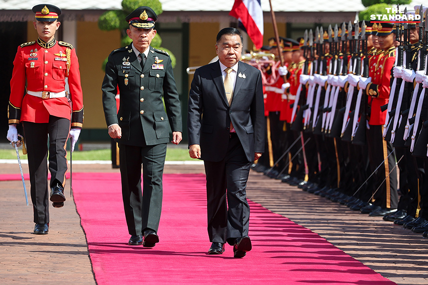 พล.อ. ณัฐพล นาคพาณิชย์ ในพิธีต้อนรับที่กระทรวงกลาโหม