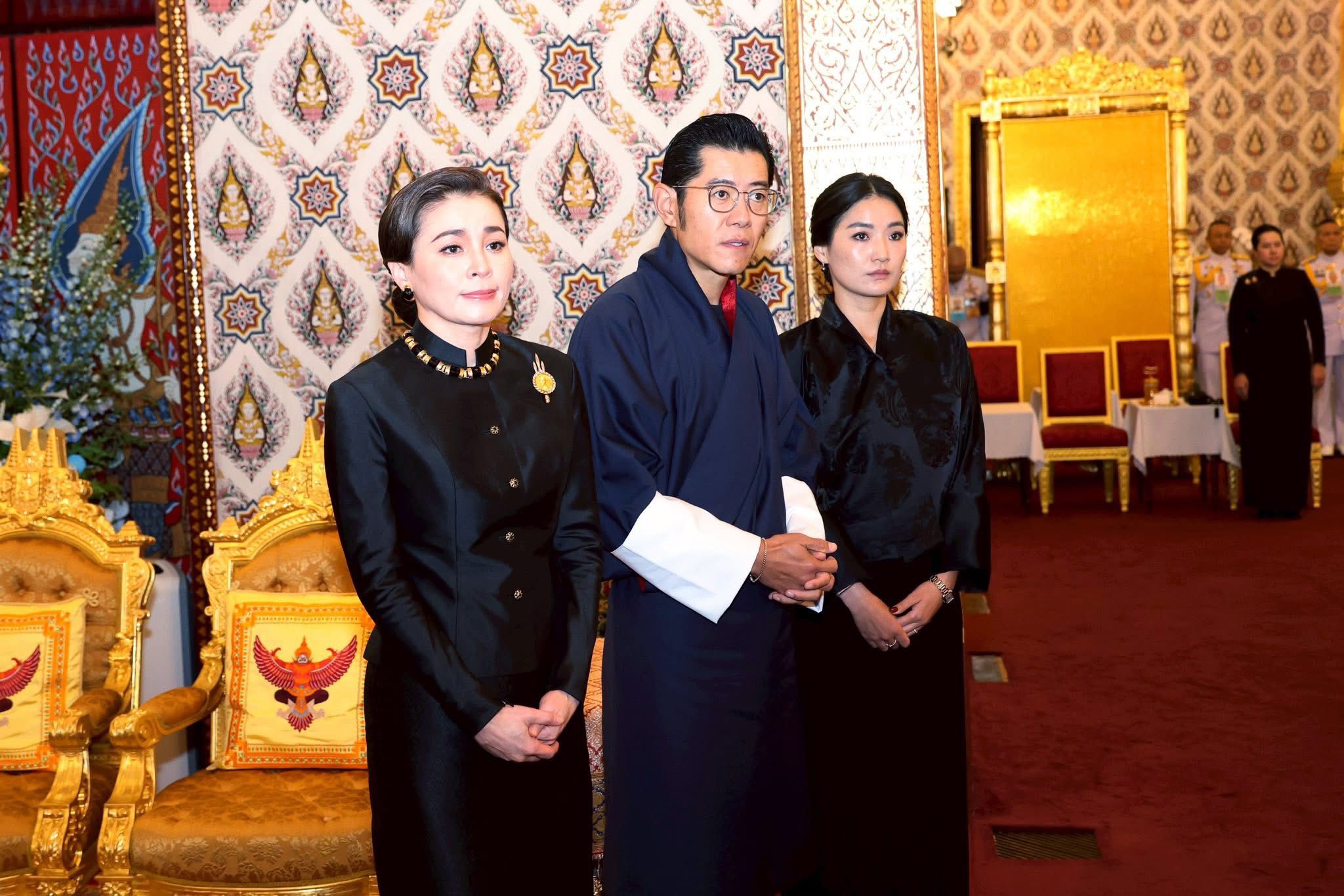 ในหลวง พระราชินี กษัตริย์ภูฏาน พระพิธีธรรมสวดพระอภิธรรม