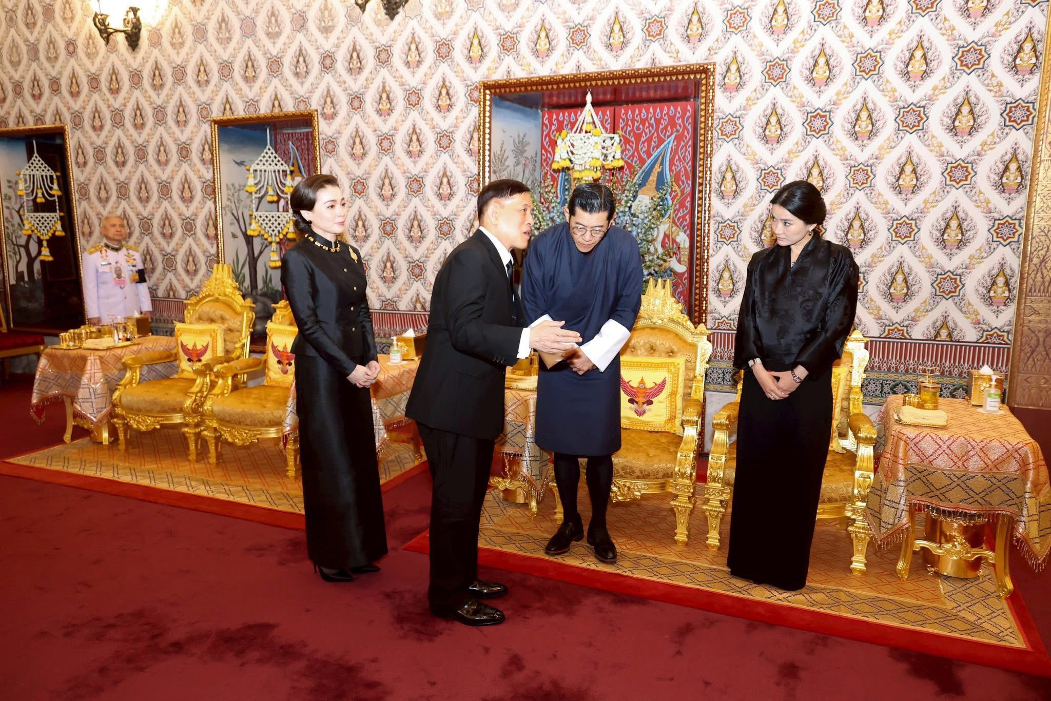 ในหลวง พระราชินี กษัตริย์ภูฏาน พระพิธีธรรมสวดพระอภิธรรม