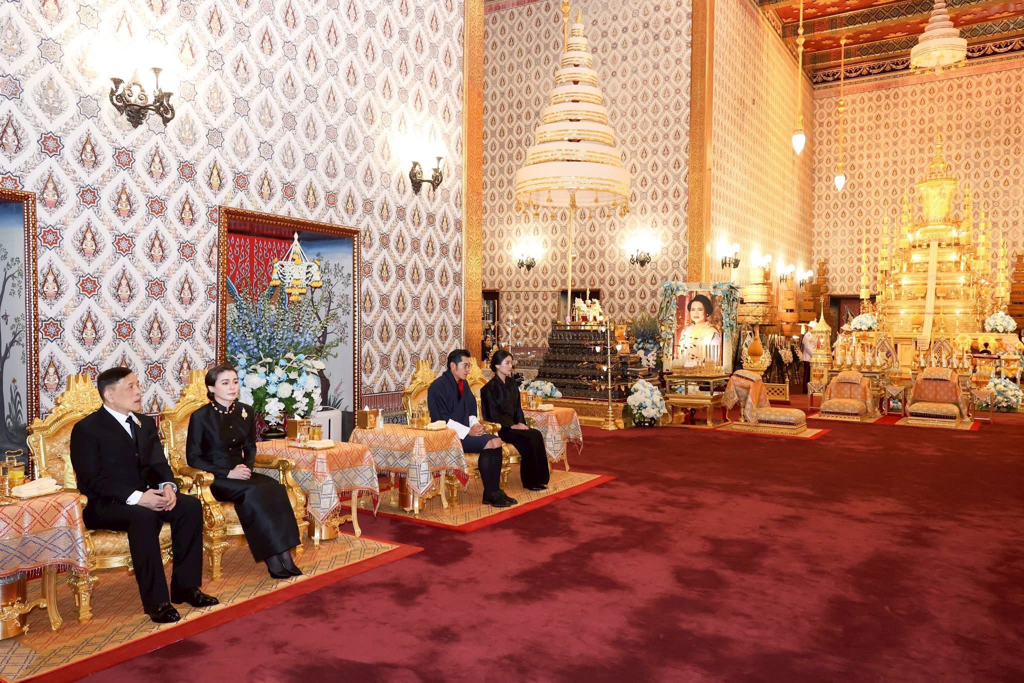 ในหลวง พระราชินี กษัตริย์ภูฏาน พระพิธีธรรมสวดพระอภิธรรม