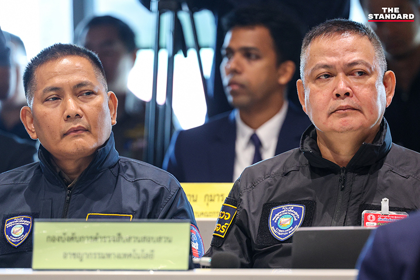 รังสิมันต์ โรม ขณะเป็นประธานในการประชุมกรรมาธิการ


