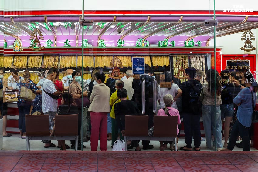 เยาวราชคึกคัก! ประชาชนแห่ 'ซื้อทองคำ'