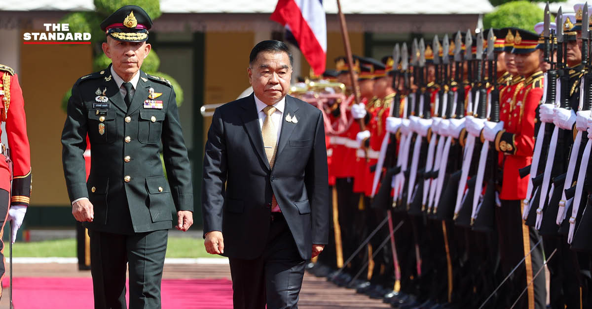 GenNattapon-DefenceMinister-TakeOffice
