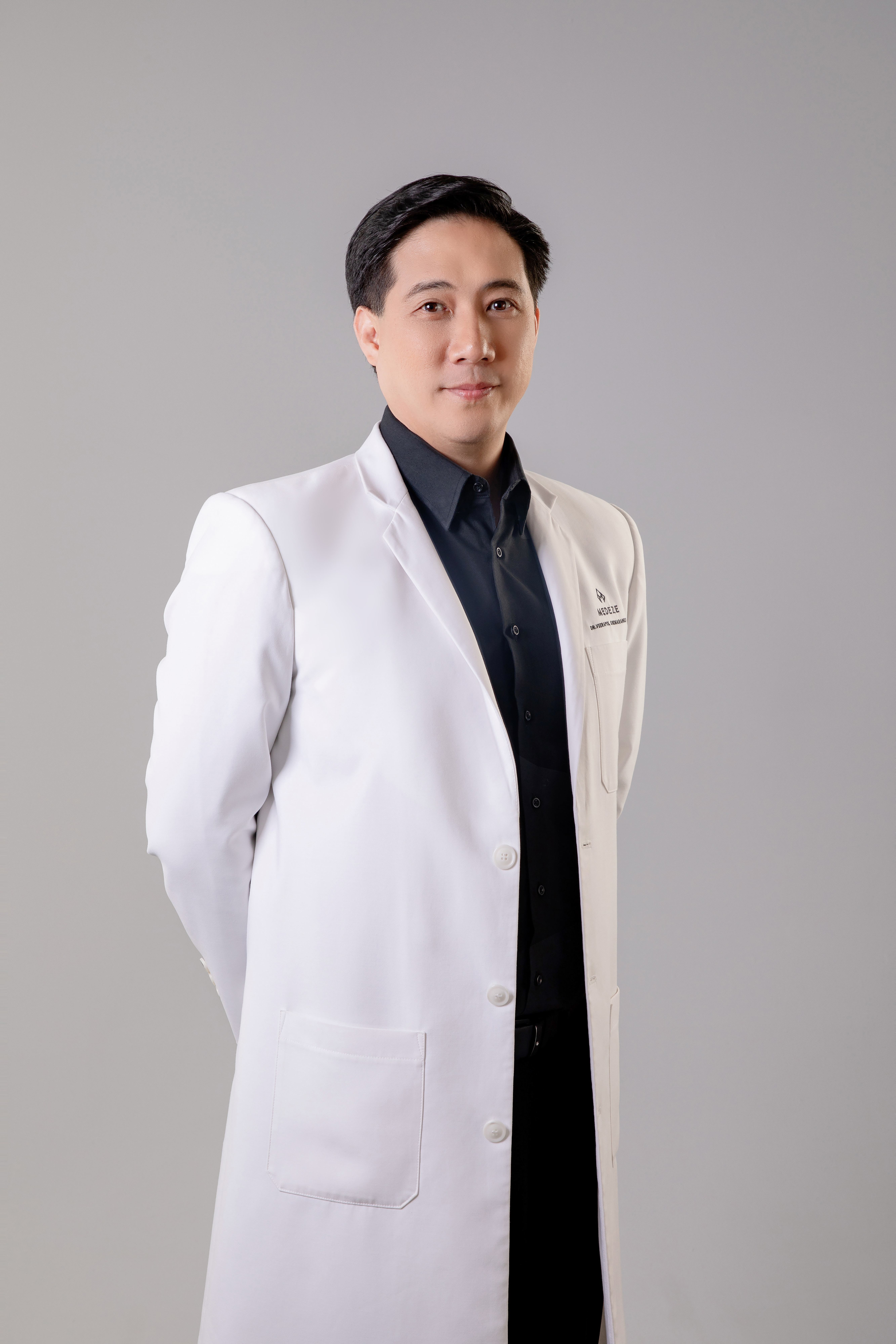 นพ.วีรพล เขมะรังสรรค์