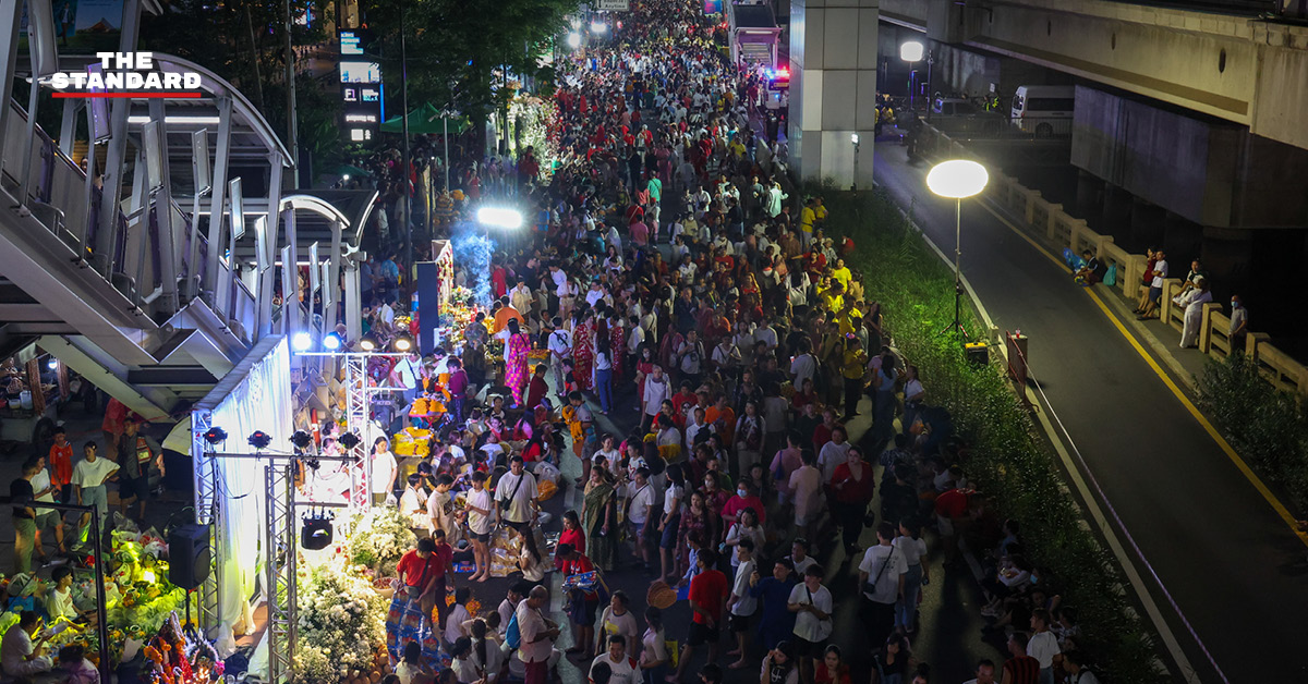 Silom-Sathorn-RoadClosure-WatKhaek-Parade
