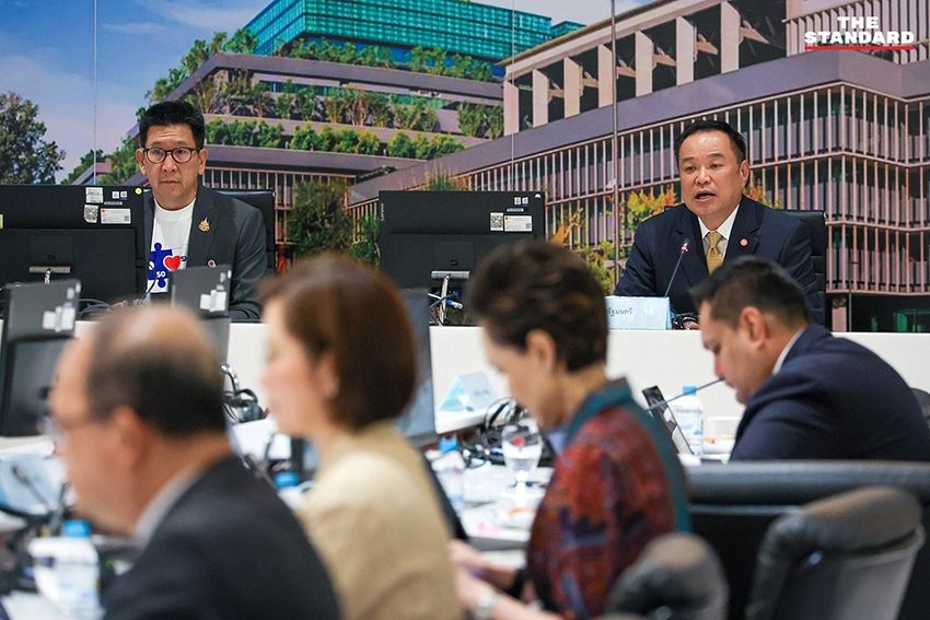 อนุทิน นำประชุม ครม.เศรษฐกิจ นัดแรก มั่นใจ 4 เดือน เศรษฐกิจ ไทย เติบโต - แก้ปัญหาปากท้องได้ นัดประชุมบ่ายวันจันทร์ทุกสัปดาห์ 5