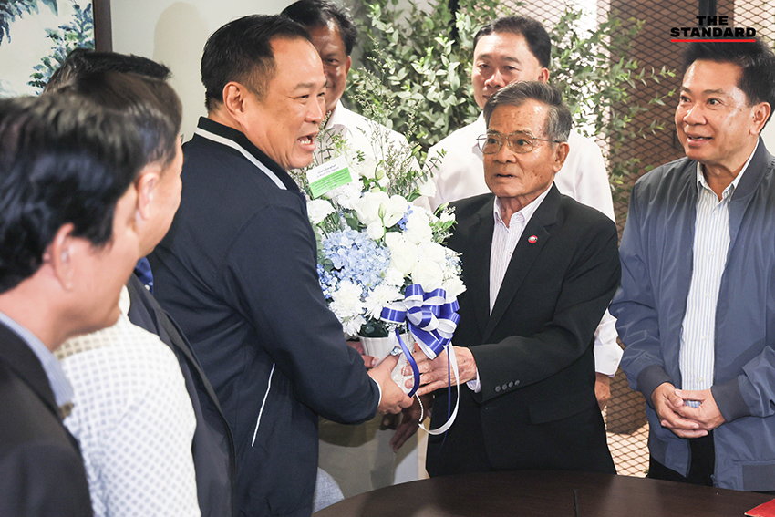 อนุทินนำทีมประชุมพรรคร่วมรัฐบาล ถกก่อน *สภา* พิจารณา แก้ *รัฐธรรมนูญ* หวังสำเร็จตามกรอบ *MOA* 4