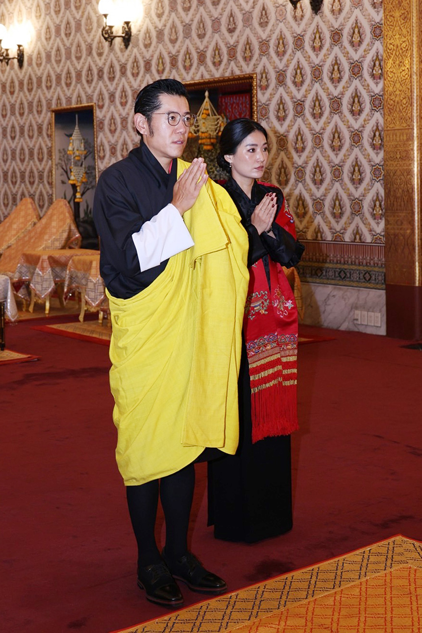 สมเด็จพระราชาธิบดี และสมเด็จพระราชินีแห่งภูฏาน เสด็จถวายราชสักการะพระบรมศพ สมเด็จพระนางเจ้าสิริกิติ์ พระบรมราชินีนาถ พระบรมราชชนนีพันปีหลวง 4