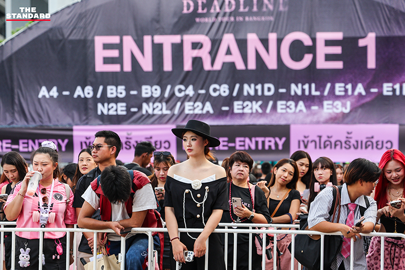 คอนเสิร์ต BLACKPINK ขอความร่วมมือ แต่งกายขาว-ดำ 5