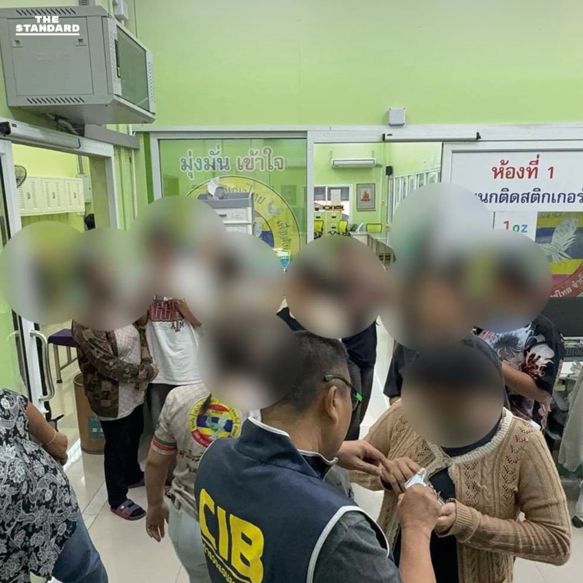 ตำรวจ-อย.บุกทลายแหล่งผลิตยาดมสมุนไพรดัง พบลักลอบผลิตนอกสถานที่ขออนุญาต ยึดของกลางกว่า 2.3 ล้านชิ้น มูลค่า 100 ล้านบาท 2