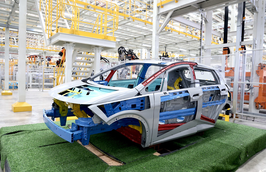 BYD ไทยแลนด์ เปิดชมโรงงานระยองครั้งแรก เผยตลาด EV โตแกร่ง ปี 68 ผลิตเต็มสูบ 4 หมื่นคัน ย้ำใช้ ‘Local content’ สูง 54% 2