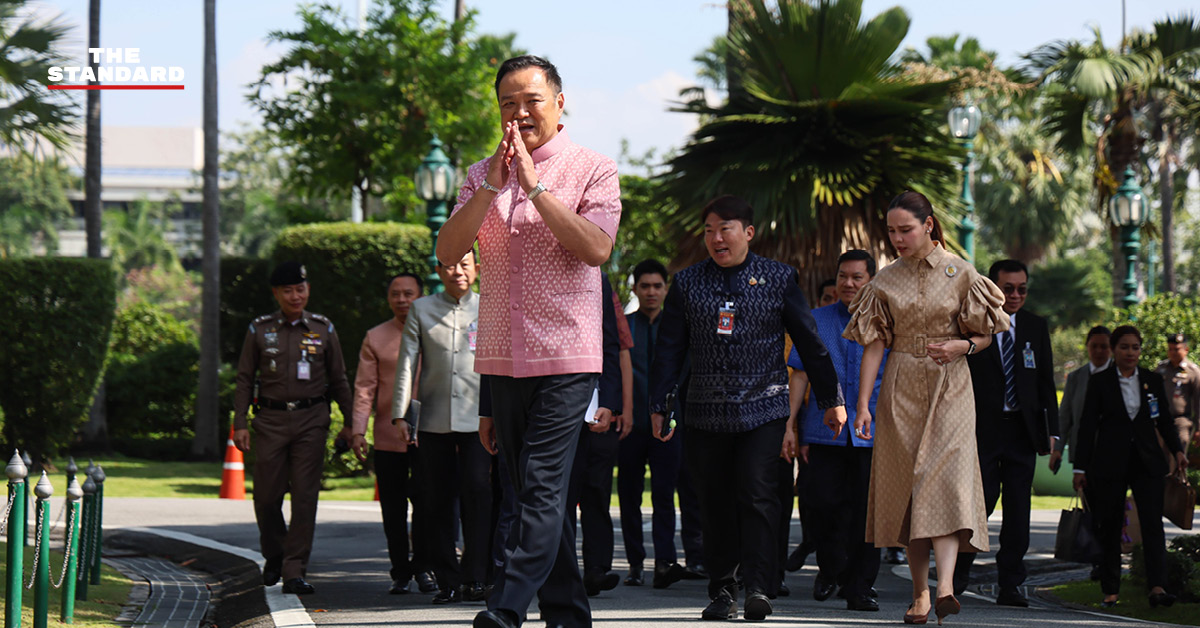 COVER - Cabinet approves stimulus budget fraud.