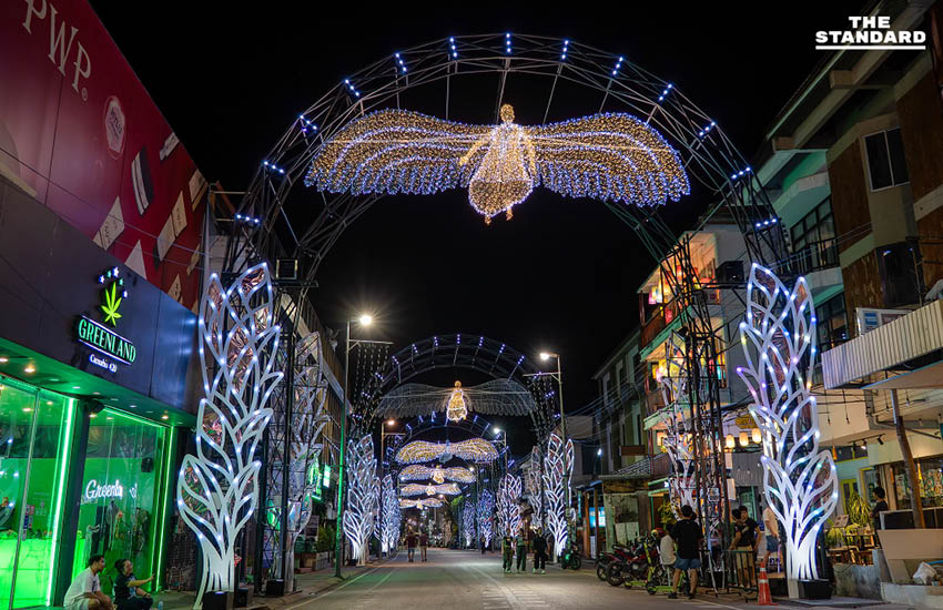 เชียงใหม่ปรับใหม่ ทัศนียภาพรับ ยี่เป็ง 68 เปลี่ยนโทนแสดงความอาลัย สมเด็จพระพันปีหลวง รื้อดอกไม้สีดำ-ปรับไฟประดับท่าแพให้ช้าลง 2