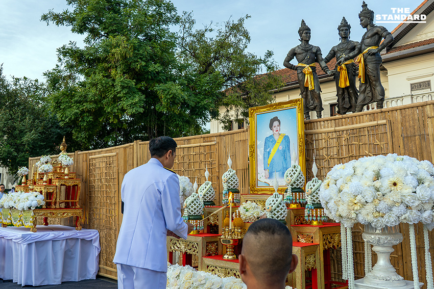 เชียงใหม่จัดพิธีตักบาตร 7 วัน ถวายพระราชกุศล สมเด็จพระพันปีหลวง ผสมผสาน วัฒนธรรมล้านนา 2