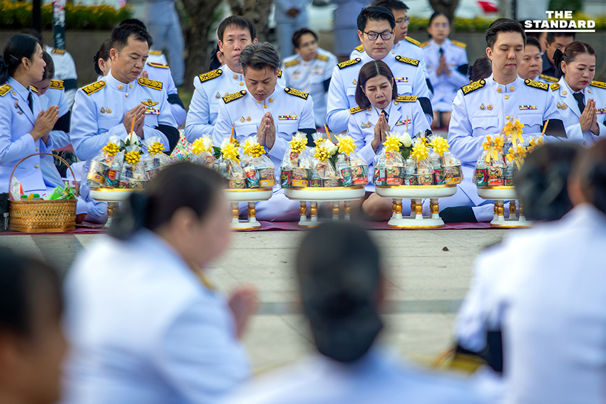 เชียงใหม่จัดพิธีตักบาตร 7 วัน ถวายพระราชกุศล สมเด็จพระพันปีหลวง ผสมผสาน วัฒนธรรมล้านนา 3