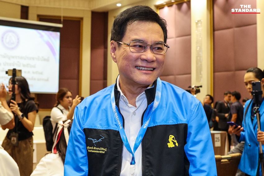 ประชุมใหญ่ฯ เลือกหัวหน้าพรรคประชาธิปัตย์คนใหม่คึกคัก **อภิสิทธิ์**บอกใจไม่เคยไปไหน **เดชอิศม์**โผกอดทักทาย 5