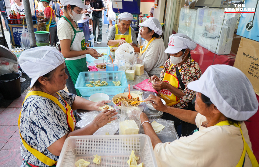 เทศกาลกินเจ 2568 เยาวราช-ตลาดน้อย คึกคัก **อย.** แนะวิธีเลือกกินให้ได้ประโยชน์และปลอดภัย 11