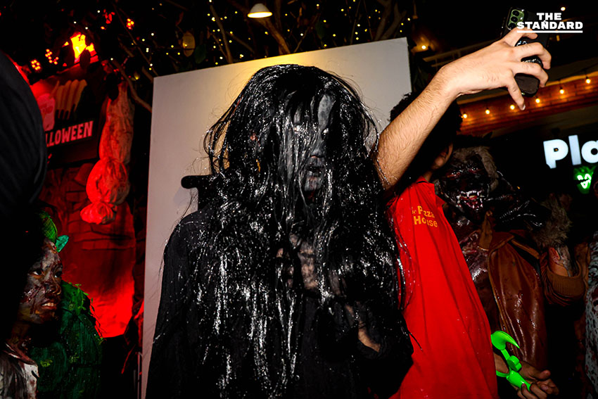 ไทย-เทศ ร่วมแต่งผีฮาโลวีน ถนนข้าวสาร แม้ปรับรูปแบบงดรื่นเริง-แสดงความอาลัย 18