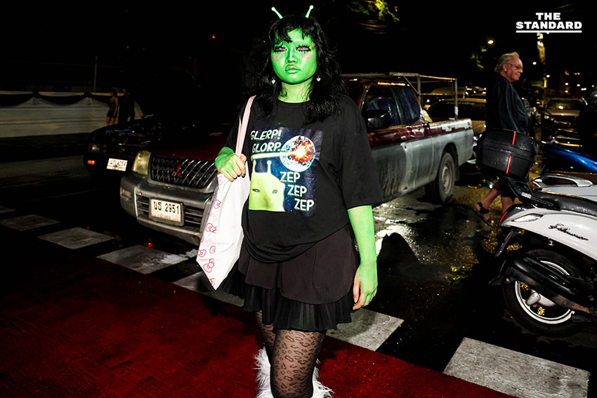 ไทย-เทศ ร่วมแต่งผีฮาโลวีน ถนนข้าวสาร แม้ปรับรูปแบบงดรื่นเริง-แสดงความอาลัย 2