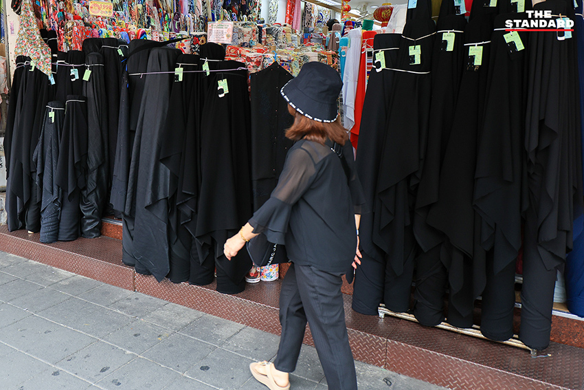 สำรวจตลาดเสื้อดำ-เครื่องแต่งกายไว้ทุกข์ พบ ราคาปรับสูงขึ้น 8