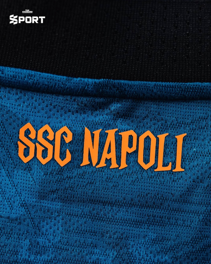 ชุดฮาโลวีน ของ นาโปลี ในเกมเฉือน เลชเช 1-0 6