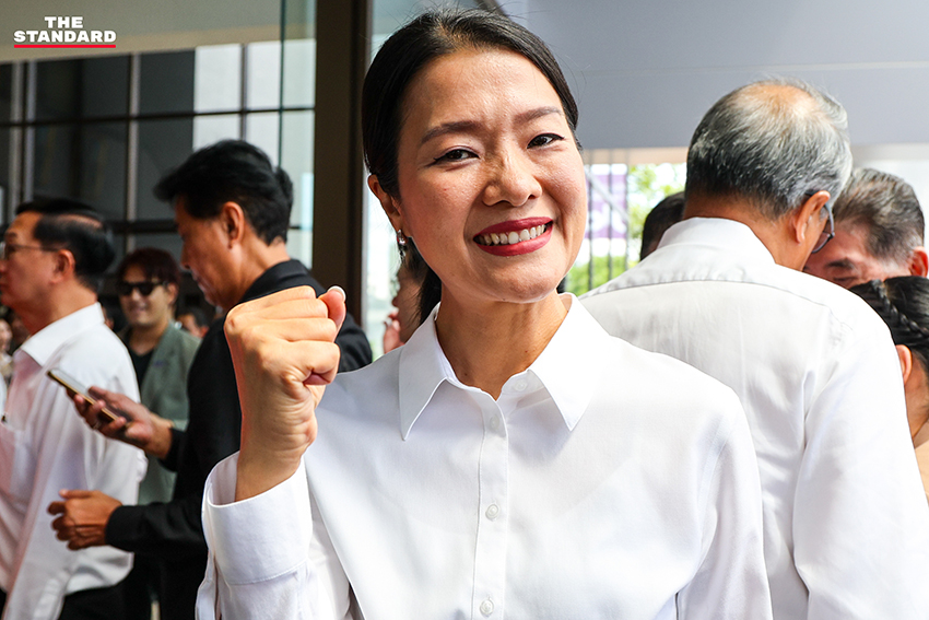 เพื่อไทยเปิดตัว 22 ผู้สมัคร มั่นใจทะลุเป้า 200 ที่นั่ง ด้าน สุริยะบอกมีขบวนการใช้เงินซื้อตัว สส. ขณะผู้สมัครศรีสะเกษอาสาปราบงูเห่า 12