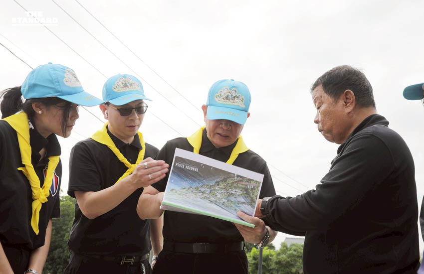 พีระพันธุ์ร่วมกิจกรรมจิตอาสา 904 น้อมส่งเสด็จสู่สวรรคาลัย พัฒนาแหล่งพักผ่อนชายทะเล บางขุนเทียน 3