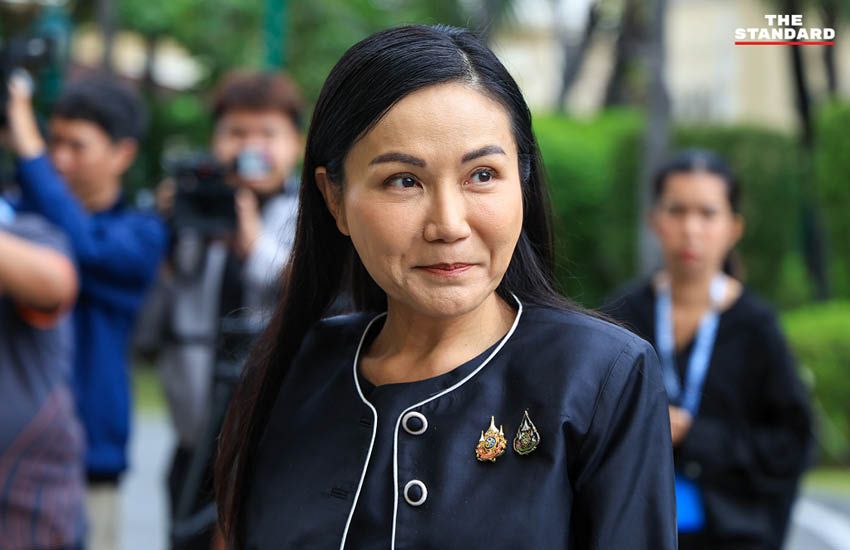 นายกฯ นำ ครม. ยืนสงบนิ่ง ถวายความอาลัย รับสิ้น พระพันปีหลวง เป็นความสูญเสียครั้งยิ่งใหญ่ ขอร่วมกันสืบสาน พระราชปณิธาน 3