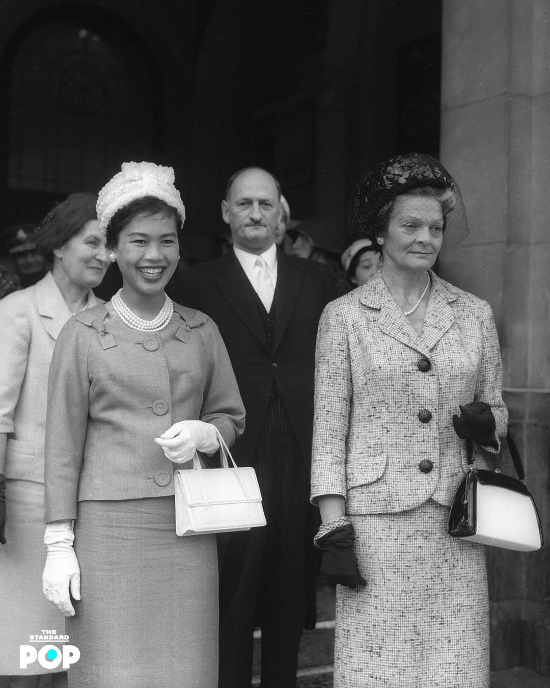 QUEEN OF STYLE รวมภาพสไตล์และฉลองพระองค์ของ พระพันปีหลวง 10