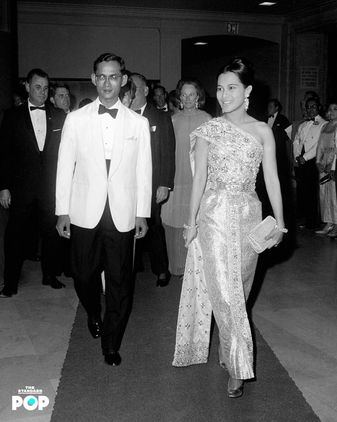 QUEEN OF STYLE รวมภาพสไตล์และฉลองพระองค์ของ พระพันปีหลวง 4