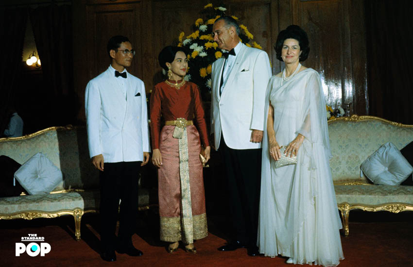 QUEEN OF STYLE รวมภาพสไตล์และฉลองพระองค์ของ พระพันปีหลวง 9