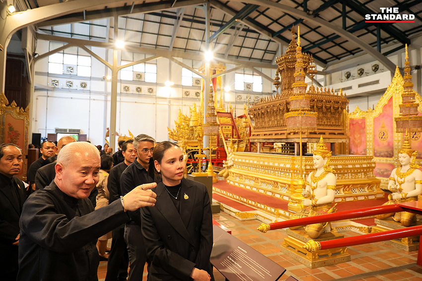 รมว.วัฒนธรรม ตรวจเยี่ยมสิ่งปลูกสร้างประกอบพระเมรุมาศ สั่งปิด โรงราชรถ 29 ต.ค.นี้ เตรียมบูรณะให้แล้วเสร็จภายใน 1 ปี 1